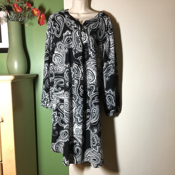 Emma & Michele Dresses & Skirts - Paisley Dress by Emma and Michelle
